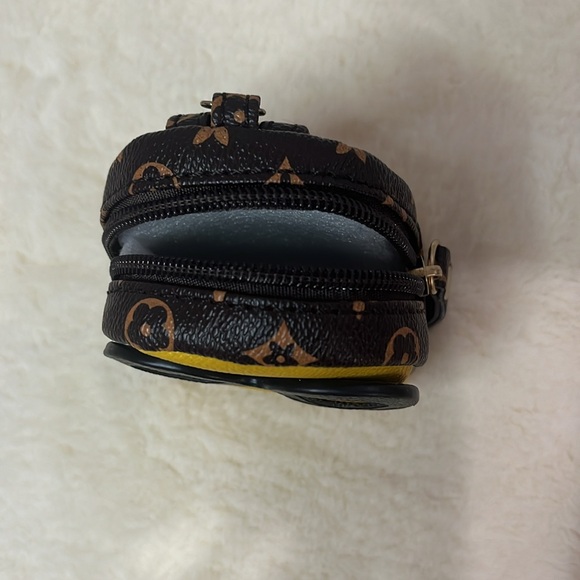 Minion Mini Backpack - Picture 6 of 7